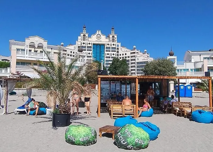 Specious Near Beautiful Апартаменты *